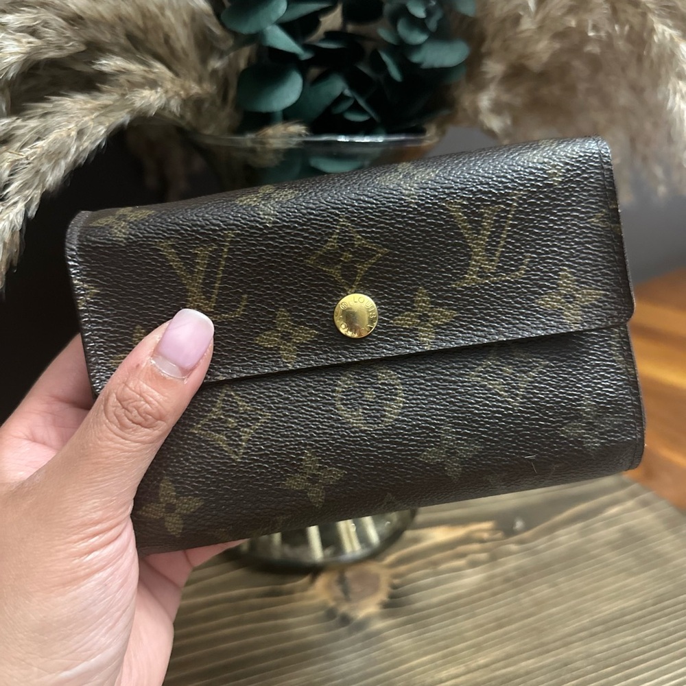 💥SOLD💥 Louis Vuitton Alexandra wallet